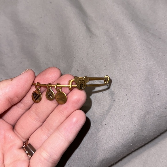 Gold Disney Mickey Mouse bracelet - Picture 2 of 3